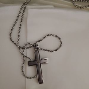 Kay Jewelers cross necklace